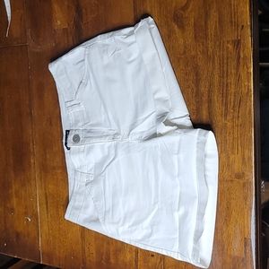 Lee Regular Fit Mid Rise White Shorts Size 10